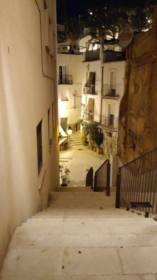 Charming Apartment In Alicante Near The Sea & City Center Bagian luar foto