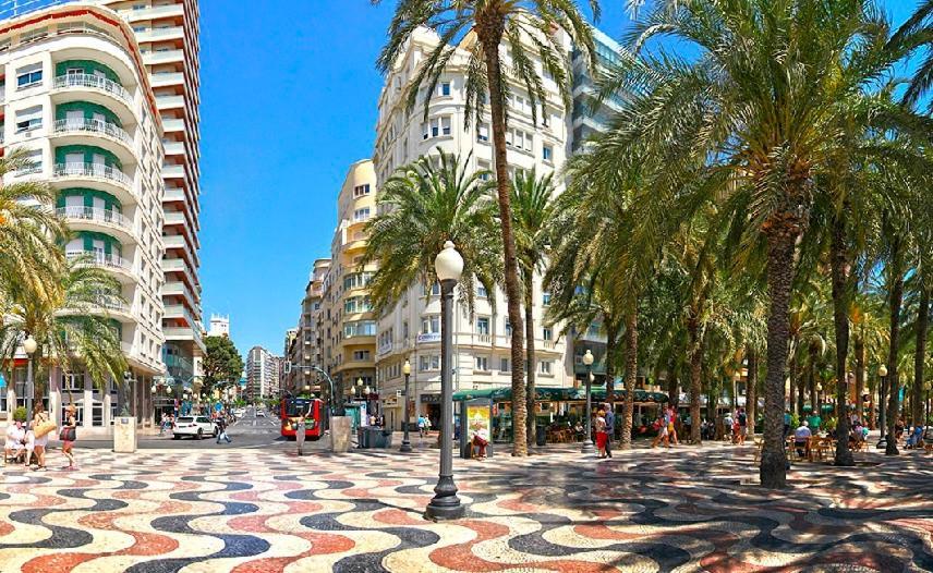 Charming Apartment In Alicante Near The Sea & City Center Bagian luar foto
