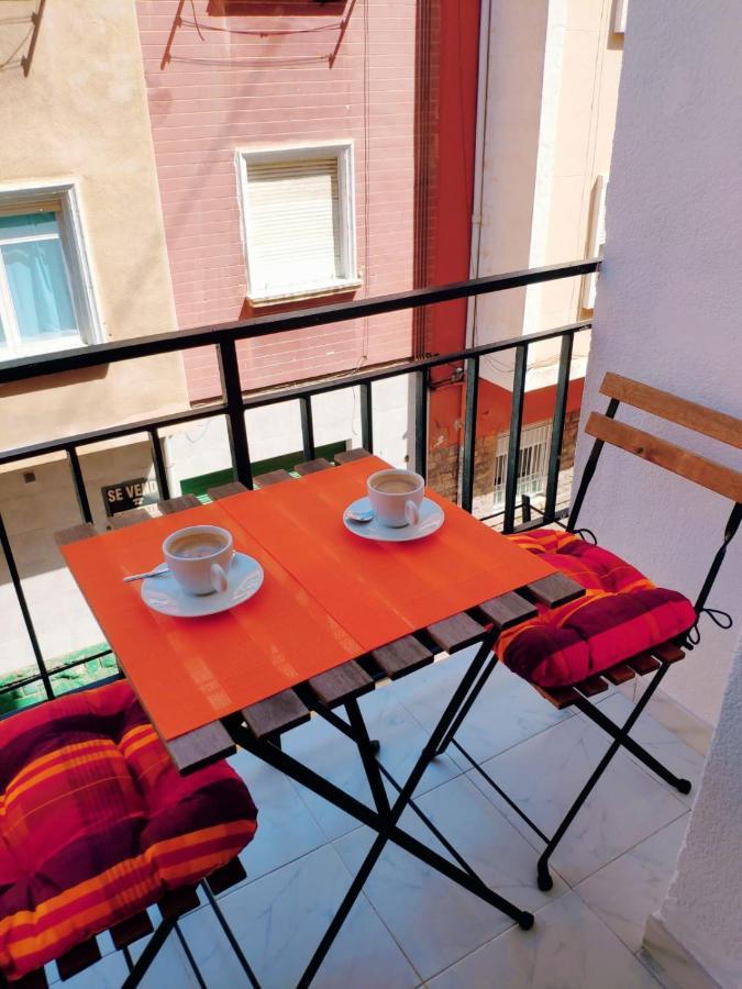 Charming Apartment In Alicante Near The Sea & City Center Bagian luar foto